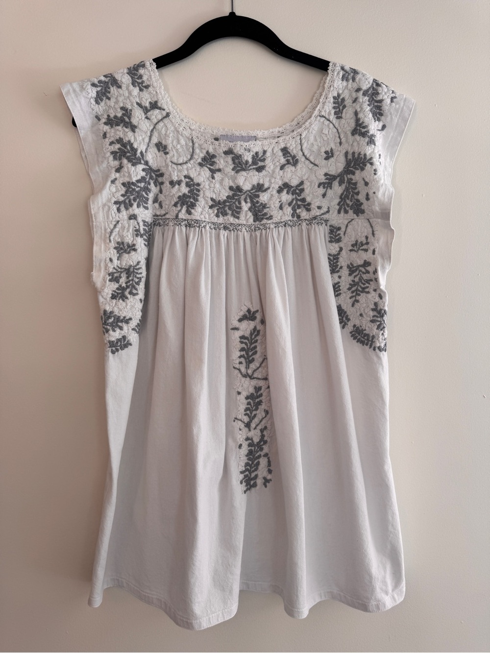 Mi Golondrina White Liliana Blouse with Gray Floral Embroidery